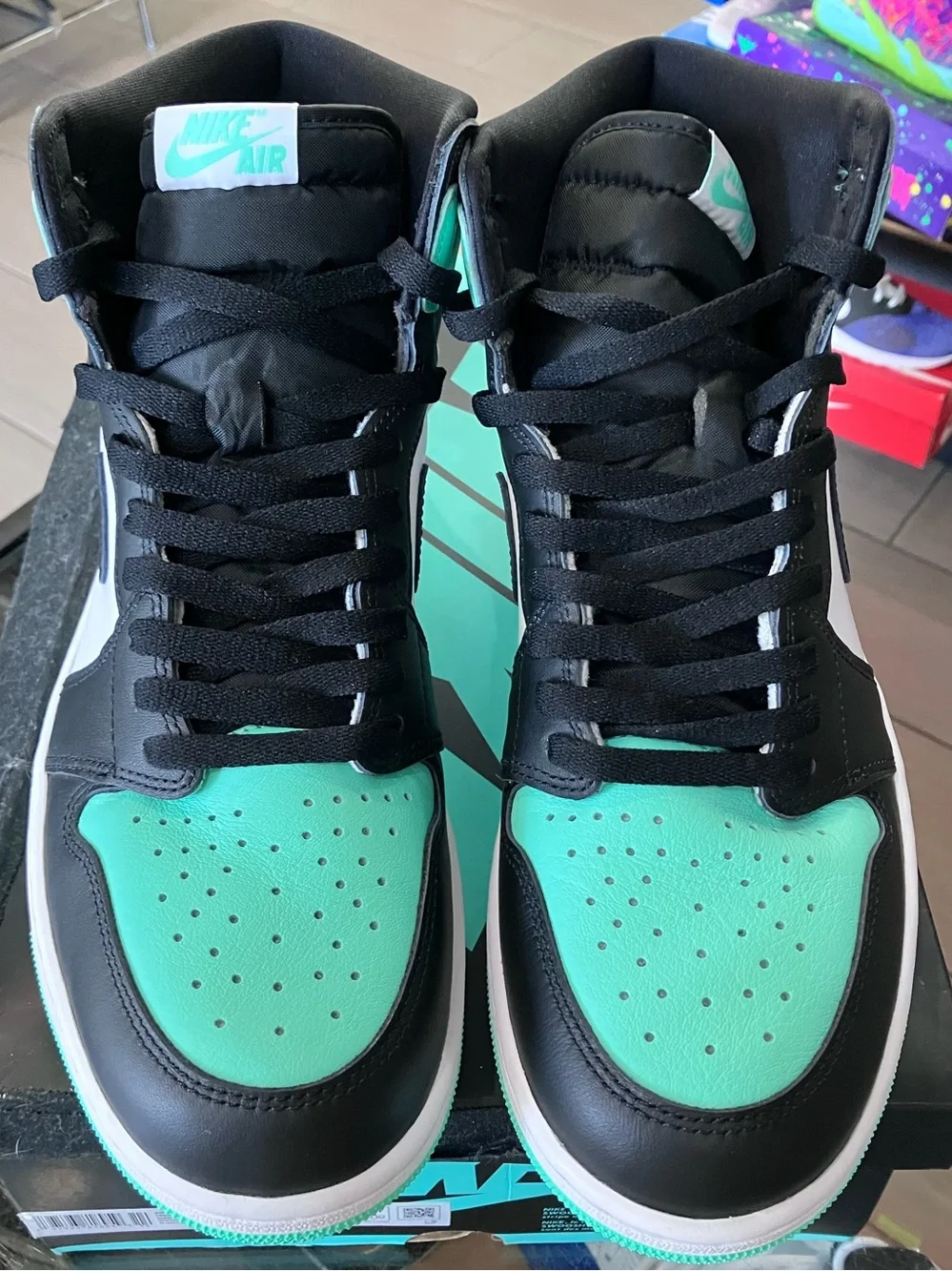 Air Jordan 1 Retro High Green Glow